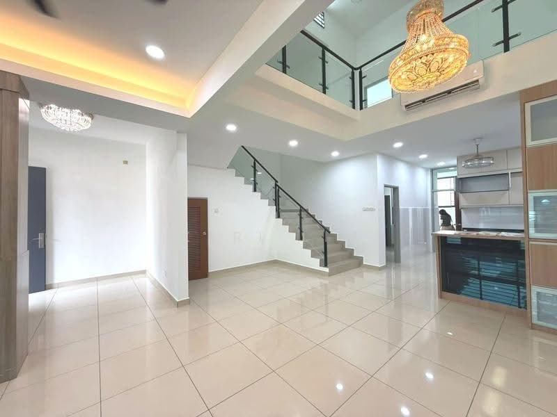 Rumah Teres 2-Tingkat untuk Disewa di Taman Seri Austin (Tebrau) - Karl Lim - Living Room - PropertyGuru.com.my