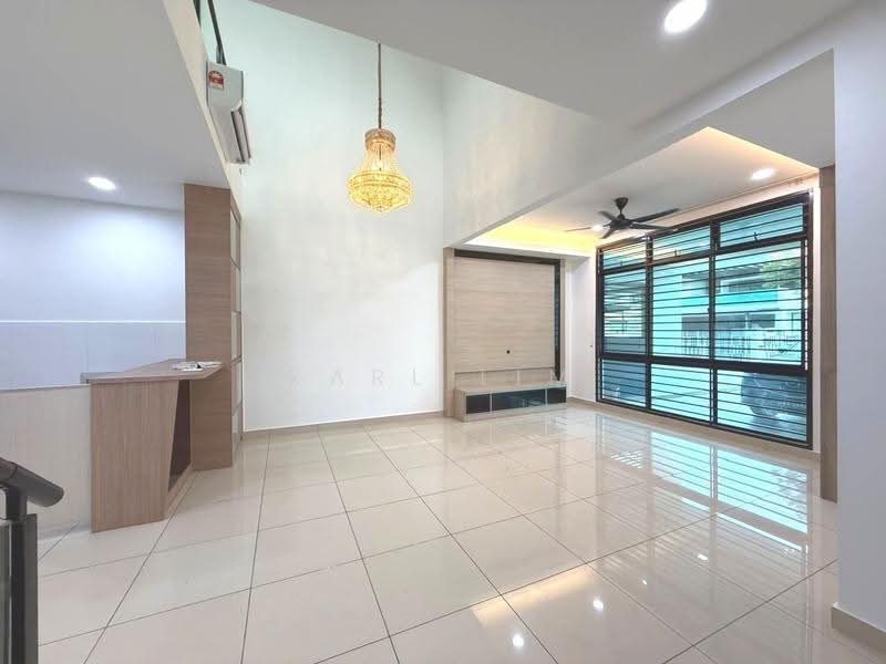 Rumah Teres 2-Tingkat untuk Disewa di Taman Seri Austin (Tebrau) - Karl Lim - Living Room - PropertyGuru.com.my