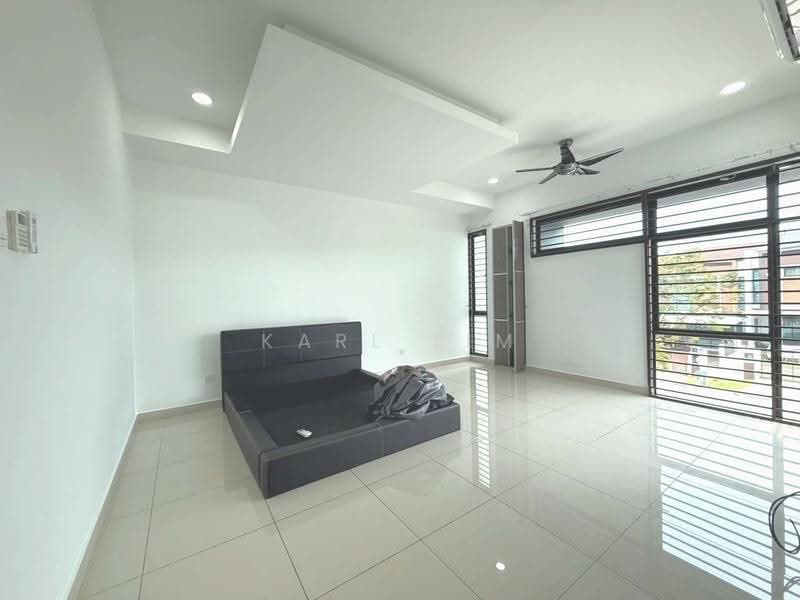 Rumah Teres 2-Tingkat untuk Disewa di Taman Seri Austin (Tebrau) - Karl Lim - Bedroom - PropertyGuru.com.my