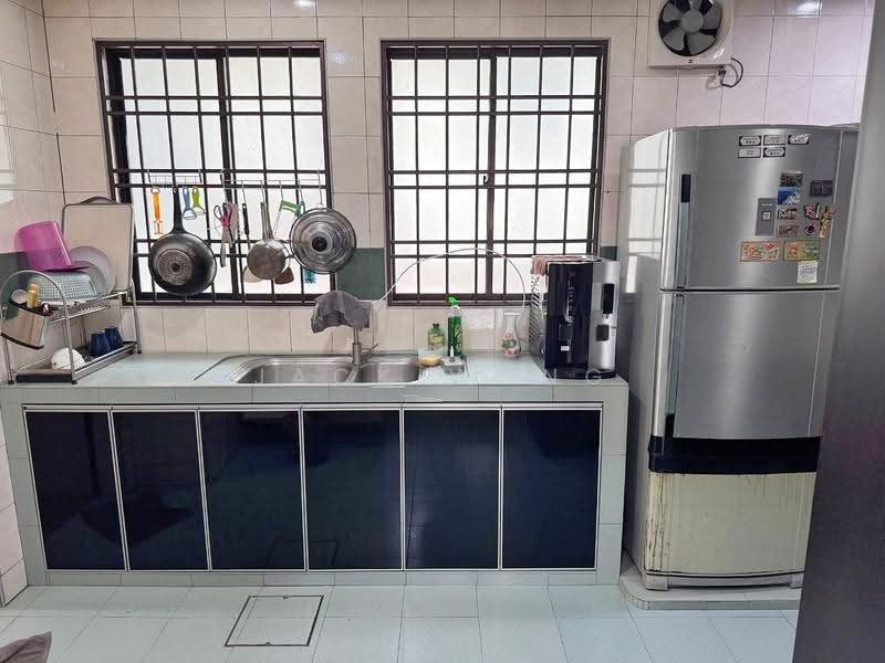 2-storey Terraced House for Sale in Taman Bukit Kempas (Tampoi) - Jack Wong - Kitchen - PropertyGuru.com.my