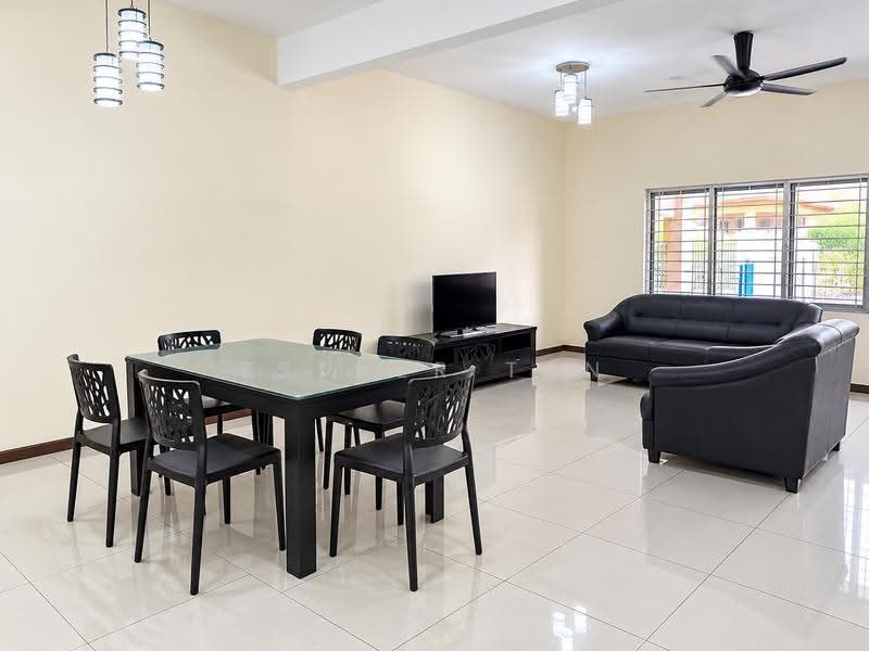 Rumah Teres untuk Disewa di Bandar Bukit Puchong (Puchong) - Esther Tan - Living Room - PropertyGuru.com.my