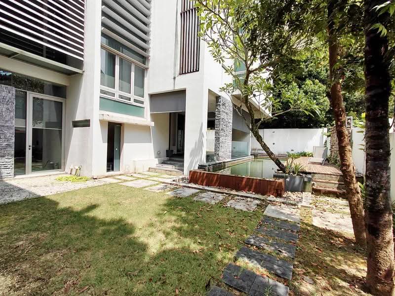 Bungalow House for Rent in Tropicana (Petaling Jaya) - Christine Lim - Garden beside pool - PropertyGuru.com.my