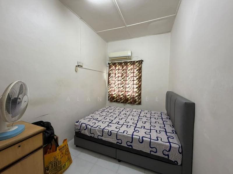 Rumah Teres 1-Tingkat untuk Disewa di Taman Universiti (Skudai) - Alanis Lee - Bedroom - PropertyGuru.com.my