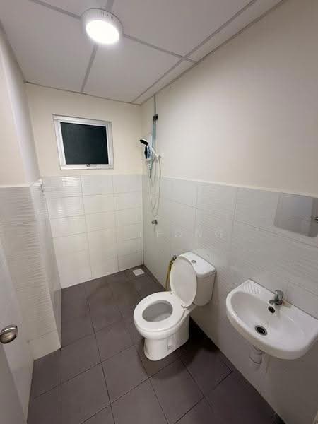Pangsapuri untuk Disewa di Residensi Laman Sari - JK Leong - Bathroom - PropertyGuru.com.my