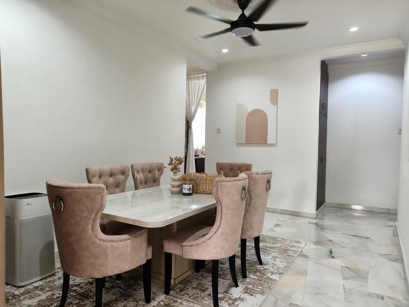 Bungalow House for Sale in Pantai Sepang Putra (Sepang) - MiQi Lim - Dining Room - PropertyGuru.com.my