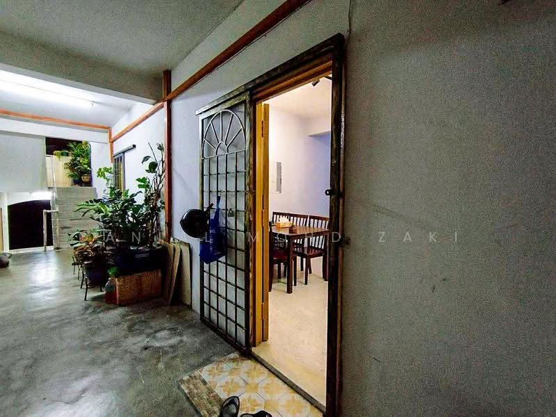 Pangsapuri untuk Dijual di Sri Melor (Mulberry Court) - Danial Mohd Zaki - Dining Room - PropertyGuru.com.my