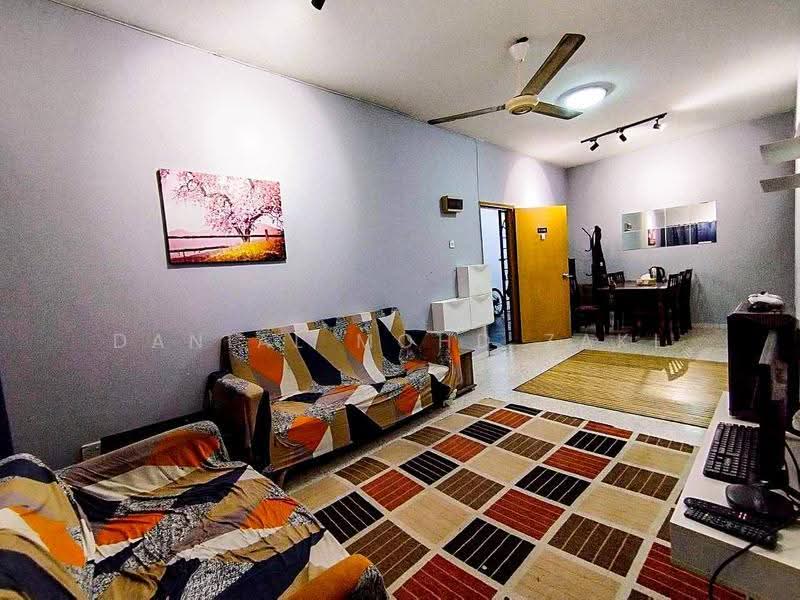 Pangsapuri untuk Dijual di Sri Melor (Mulberry Court) - Danial Mohd Zaki - Living Room - PropertyGuru.com.my