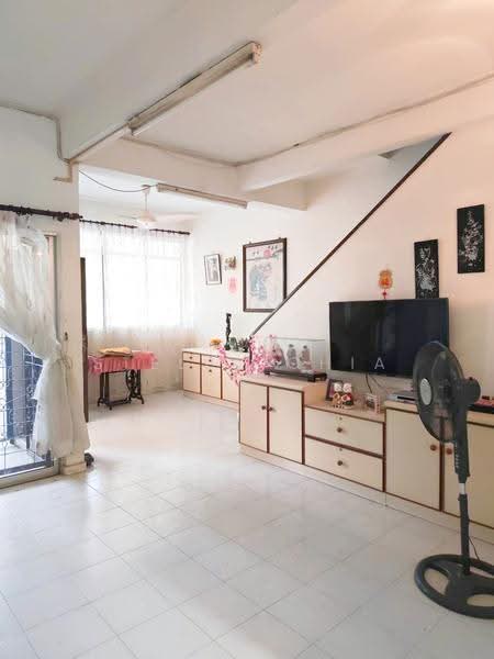 Rumah Teres 2-Tingkat untuk Dijual di Taman Kolam Air (Johor Bahru) - Stella Chia - Living Room - PropertyGuru.com.my