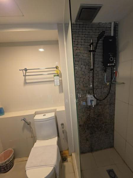Service Residence for Rent at South China Sea Place Suite - Vui Onn Liaw - Bathroom - PropertyGuru.com.my