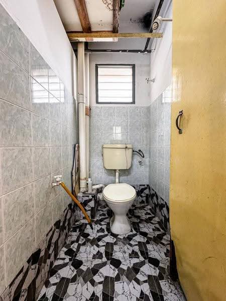 Rumah Flat untuk Dijual di Camelia Court - Danial Mohd Zaki - Bathroom - PropertyGuru.com.my