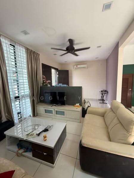 2-storey Terraced House for Sale in Taman Seri Austin (Tebrau) - Maggie Yong - Living Room - PropertyGuru.com.my