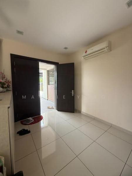 2-storey Terraced House for Sale in Taman Seri Austin (Tebrau) - Maggie Yong - Entrance - PropertyGuru.com.my