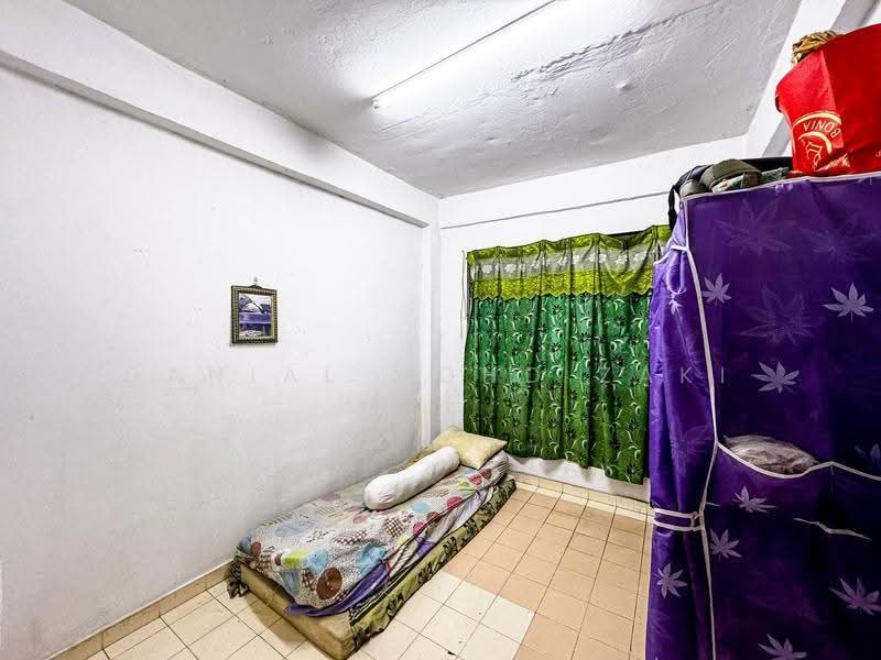 Flat for Sale at Gugusan Cempaka - Danial Mohd Zaki - Bedroom - PropertyGuru.com.my