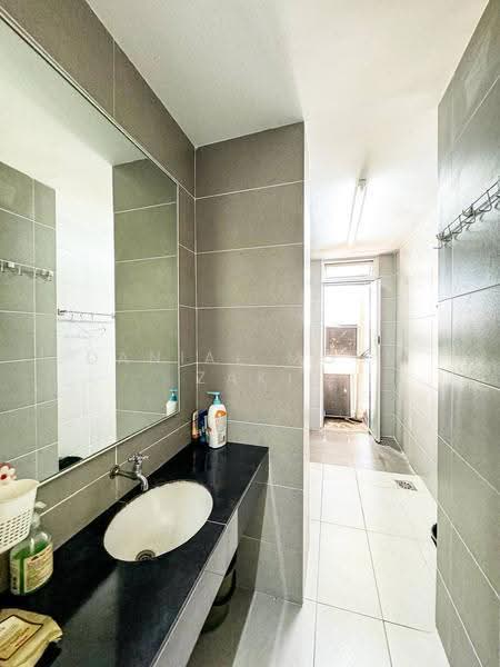 Pejabat untuk Dijual di Kuala Lumpur (Kuala Lumpur) - Danial Mohd Zaki - Bathroom - PropertyGuru.com.my