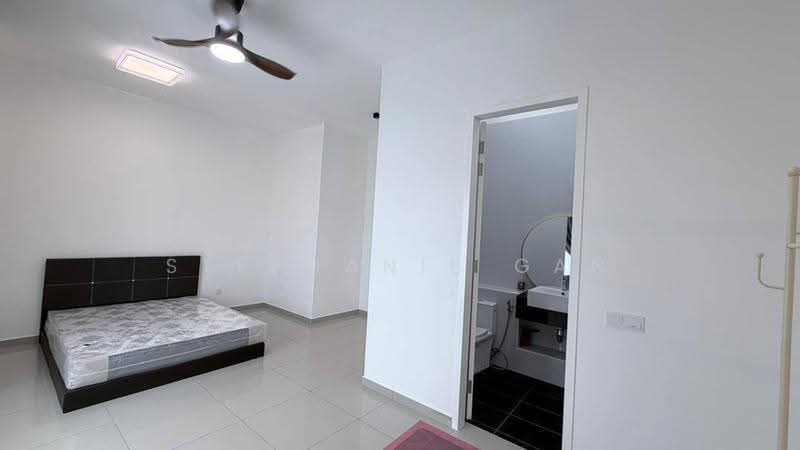 Rumah Teres untuk Disewa di Kota Masai (Pasir Gudang) - Stephanie Gan - Bedroom - PropertyGuru.com.my