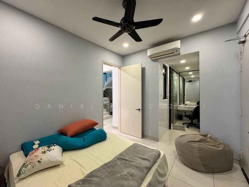 Kediaman Servis untuk Dijual di Epic Residence - Danial Mohd Zaki - Bedroom - PropertyGuru.com.my