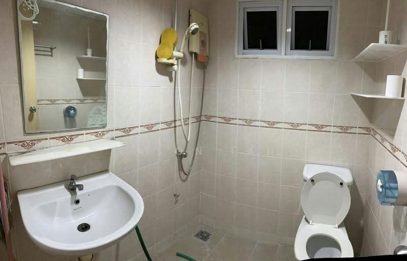 Kondominium untuk Disewa di Greenlane Park - Eason Tan - Bathroom - PropertyGuru.com.my