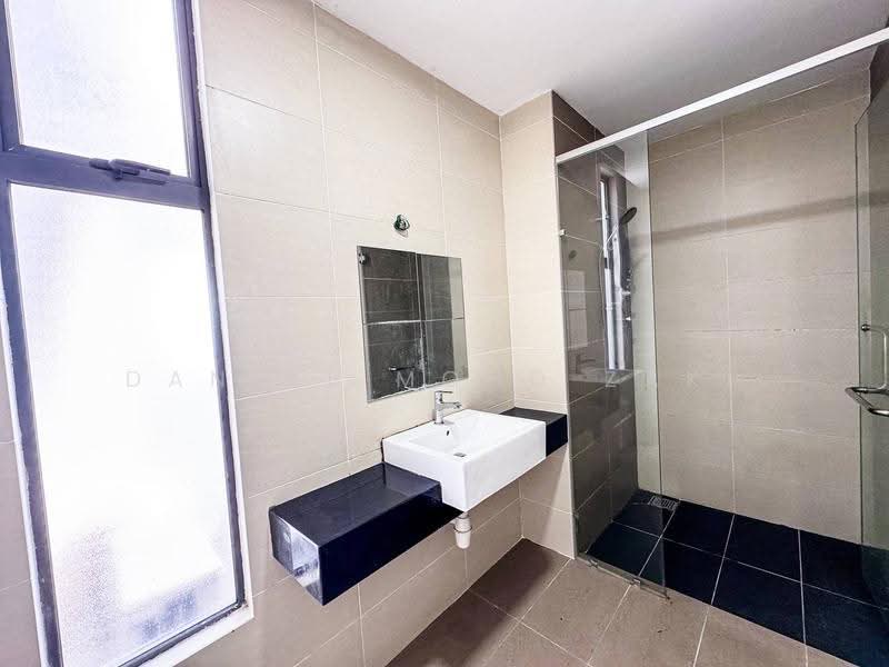 Kediaman Servis untuk Dijual di LakePark Residence @ KL North - Danial Mohd Zaki - Bathroom - PropertyGuru.com.my