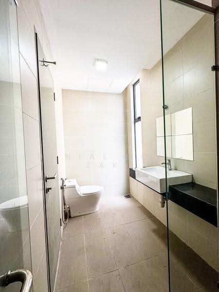 Kediaman Servis untuk Dijual di LakePark Residence @ KL North - Danial Mohd Zaki - Bathroom - PropertyGuru.com.my