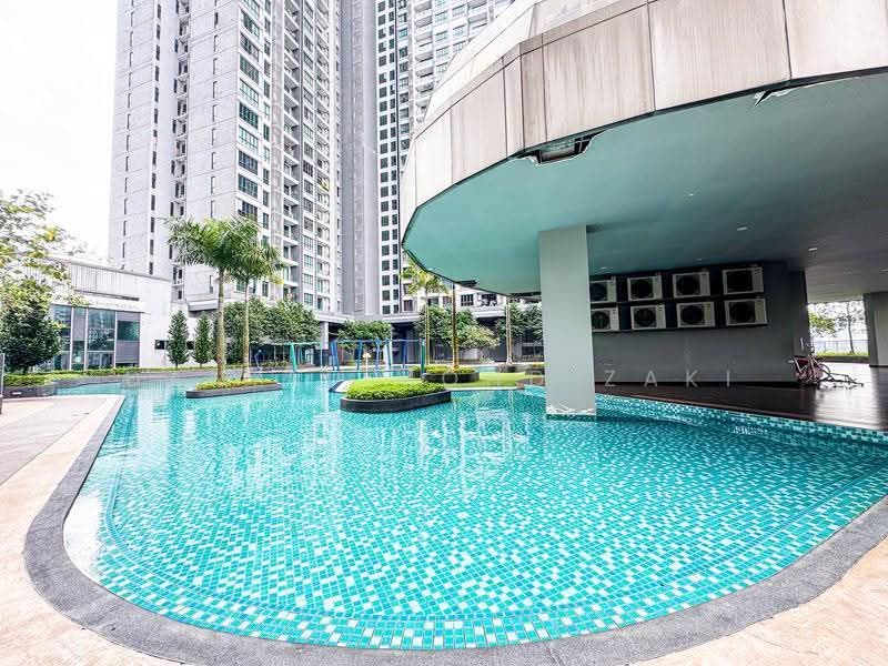 Kediaman Servis untuk Dijual di LakePark Residence @ KL North - Danial Mohd Zaki - Pool - PropertyGuru.com.my