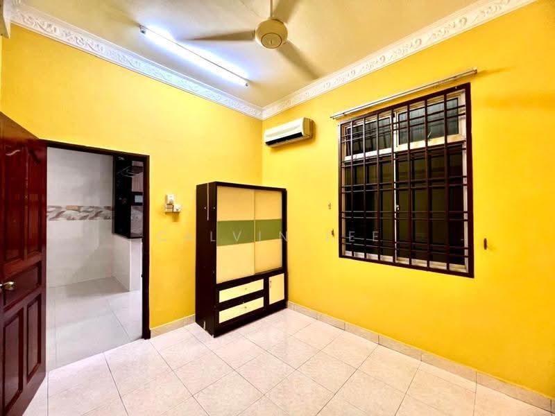 1-storey Terraced House for Sale in Taman Bestari Indah (Ulu Tiram) - Calvin Lee - PropertyGuru.com.my
