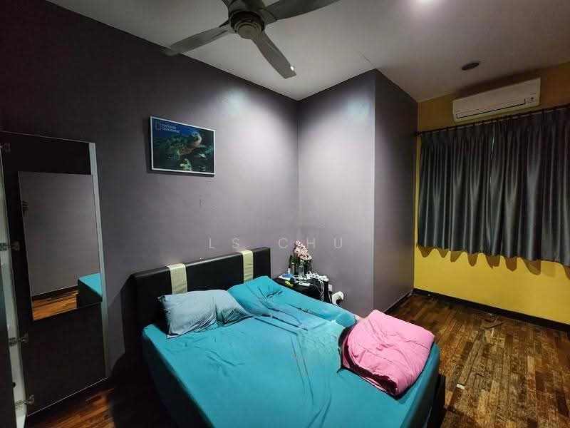 Rumah Berkembar untuk Dijual di Kemuning Utama Palma (Shah Alam) - LS Chu - Bedroom - PropertyGuru.com.my