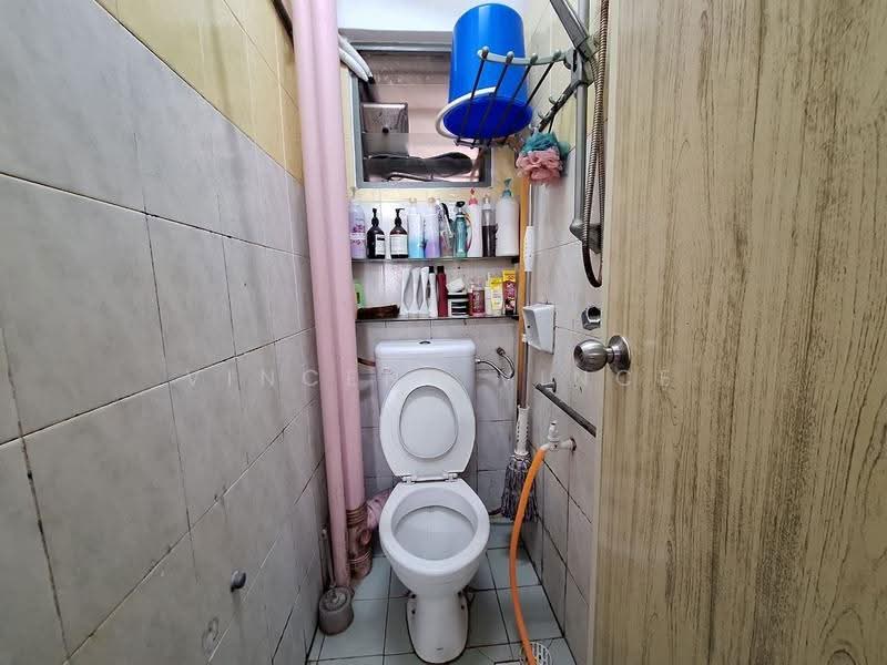 Pangsapuri untuk Dijual di Pangsapuri Cemara - Vincent Vince - Bathroom - PropertyGuru.com.my