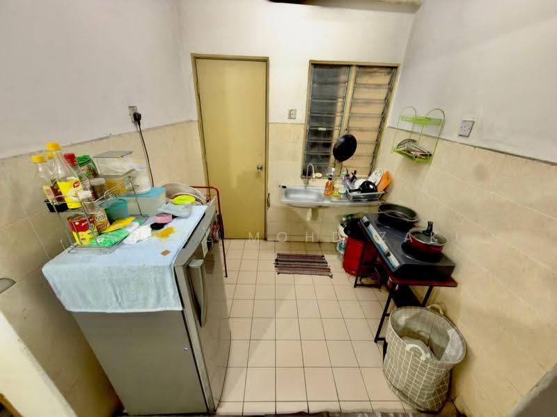 Flat for Sale at Rumah Pangsa Nilam Sari - Danial Mohd Zaki - Kitchen - PropertyGuru.com.my