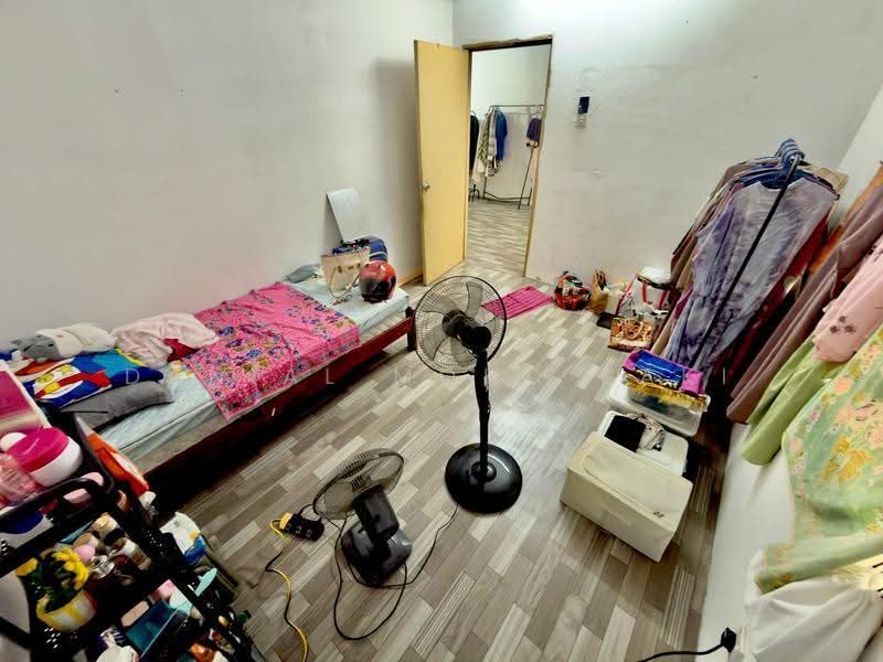 Flat for Sale at Rumah Pangsa Nilam Sari - Danial Mohd Zaki - Bedroom - PropertyGuru.com.my