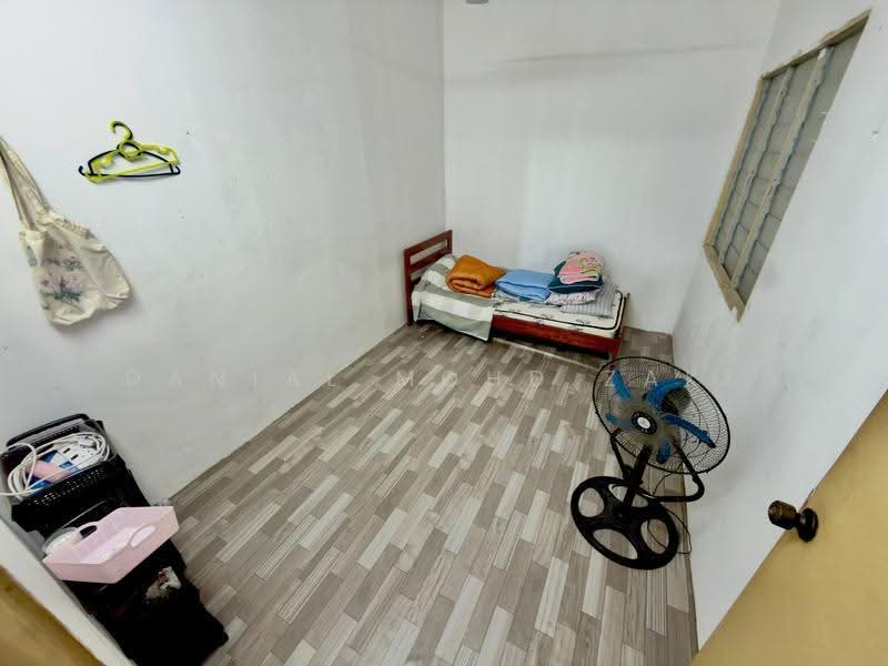 Flat for Sale at Rumah Pangsa Nilam Sari - Danial Mohd Zaki - Bedroom - PropertyGuru.com.my