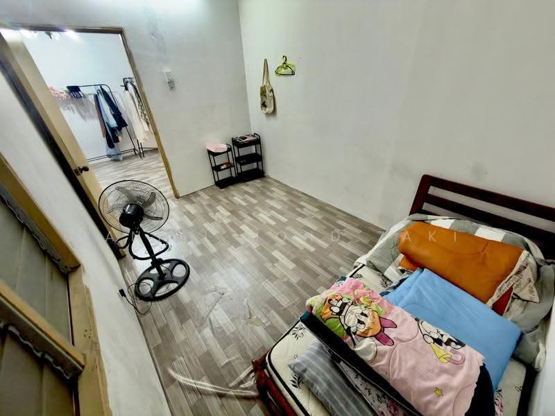 Flat for Sale at Rumah Pangsa Nilam Sari - Danial Mohd Zaki - Bedroom - PropertyGuru.com.my