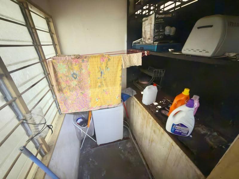 Flat for Sale at Rumah Pangsa Nilam Sari - Danial Mohd Zaki - Balcony - PropertyGuru.com.my