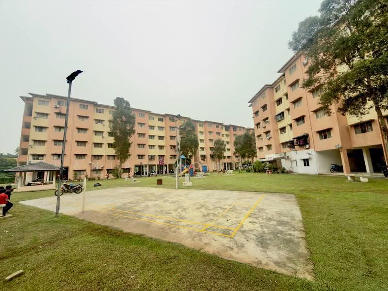 Flat for Sale at Rumah Pangsa Nilam Sari - Danial Mohd Zaki - Exterior - PropertyGuru.com.my