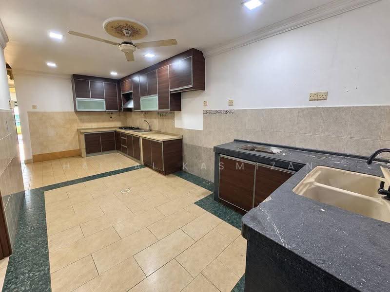 Terraced House for Sale in Shah Alam (Selangor) - Haiqal Kasmizan - Kitchen - PropertyGuru.com.my