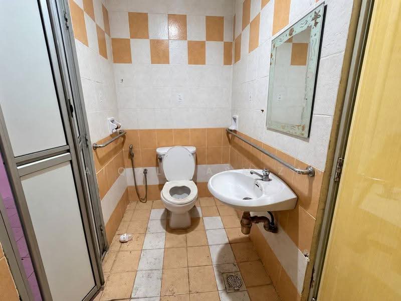 Terraced House for Sale in Shah Alam (Selangor) - Haiqal Kasmizan - Bathroom - PropertyGuru.com.my