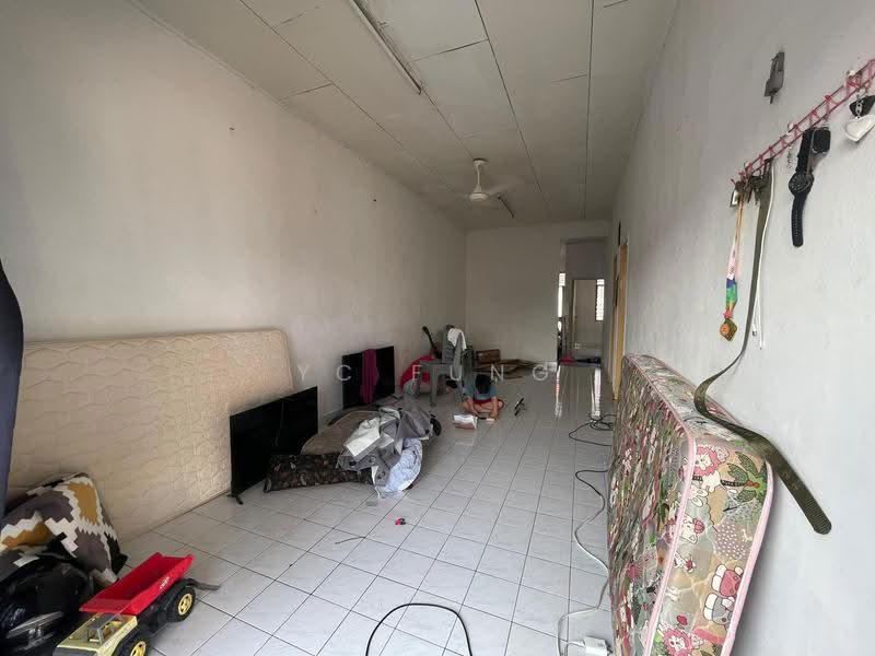 1-storey Terraced House for Rent in Taman Megah Ria (Masai) - YC Fung - Living Room - PropertyGuru.com.my