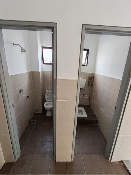 Kedai / Pejabat untuk Disewa di Batang Kali (Rawang) - Lex How - Bathroom - PropertyGuru.com.my