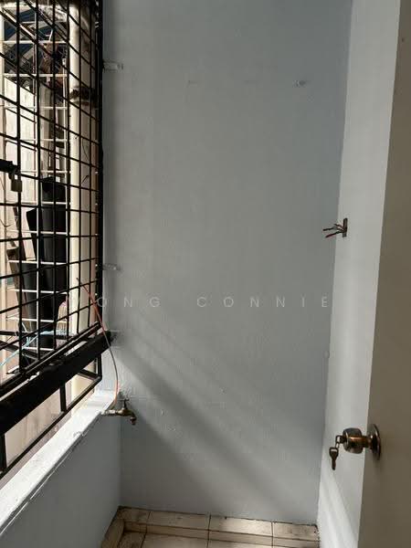 Pangsapuri untuk Disewa di Taman Kendara - Wong Connie - Balcony - PropertyGuru.com.my