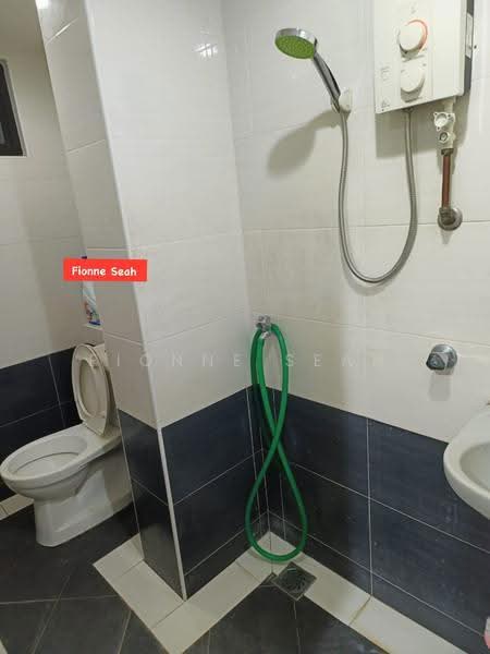 Rumah Flat untuk Dijual di Desa Putra - Fionne Seah - Bathroom - PropertyGuru.com.my