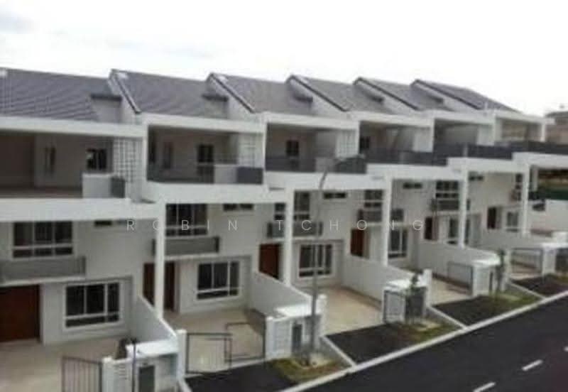 3-storey Terraced House for Sale in Seri Kembangan (Selangor) - Robin Tchong - Exterior - PropertyGuru.com.my