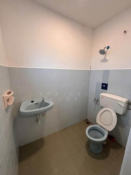 2-storey Terraced House for Sale in Taman Bukit Rawang Jaya (Rawang) - Shaiful Rudy - Bathroom - PropertyGuru.com.my