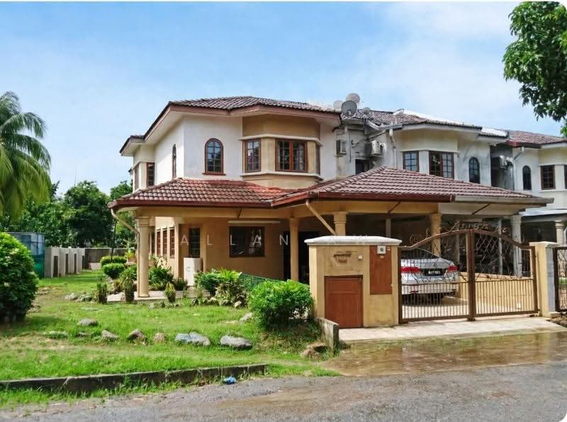 2-storey Terraced House for Sale in Seksyen 7 (Shah Alam) - Allan Aw - Exterior - PropertyGuru.com.my