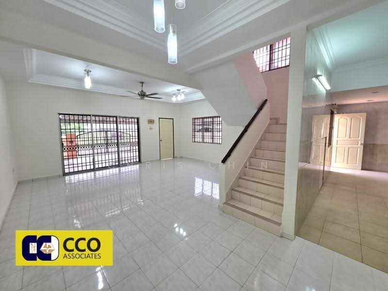 Rumah Teres 2.5-Tingkat untuk Dijual di Ipoh (Perak) - Chris Chin - Living Room - PropertyGuru.com.my