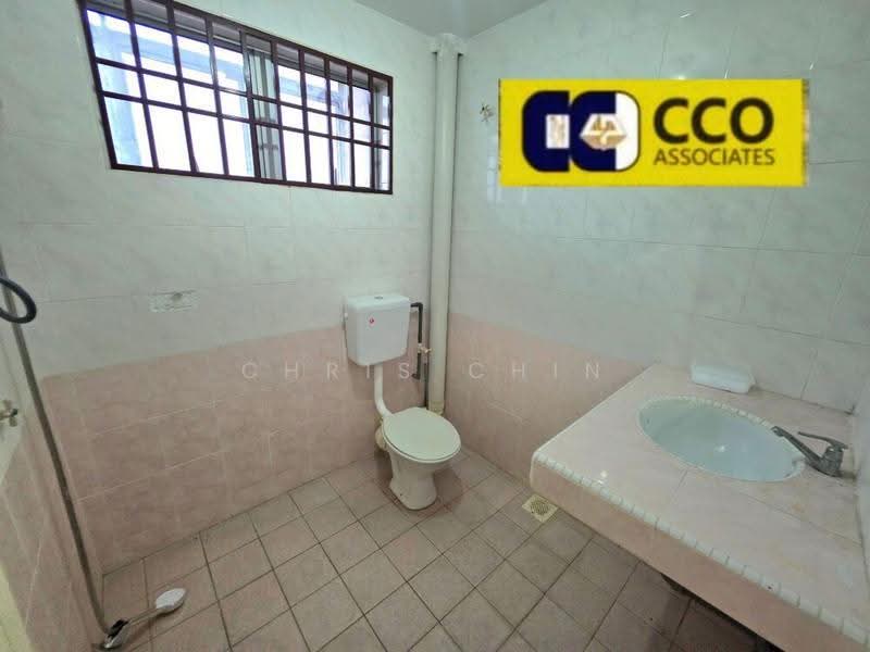 Rumah Teres 2.5-Tingkat untuk Dijual di Ipoh (Perak) - Chris Chin - Bathroom - PropertyGuru.com.my