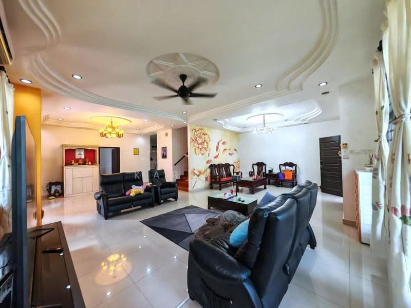 Rumah Berkembar untuk Dijual di Taman Desa Cemerlang (Ulu Tiram) - Karl Lim - Living Room - PropertyGuru.com.my