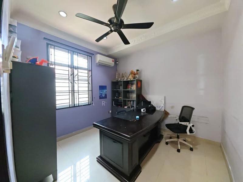 Rumah Berkembar untuk Dijual di Taman Desa Cemerlang (Ulu Tiram) - Karl Lim - Study - PropertyGuru.com.my