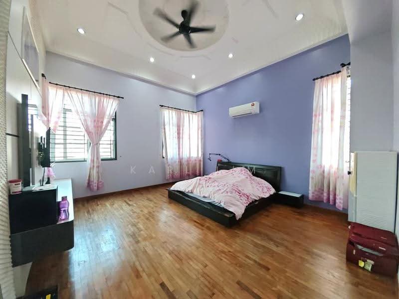 Rumah Berkembar untuk Dijual di Taman Desa Cemerlang (Ulu Tiram) - Karl Lim - Bedroom - PropertyGuru.com.my