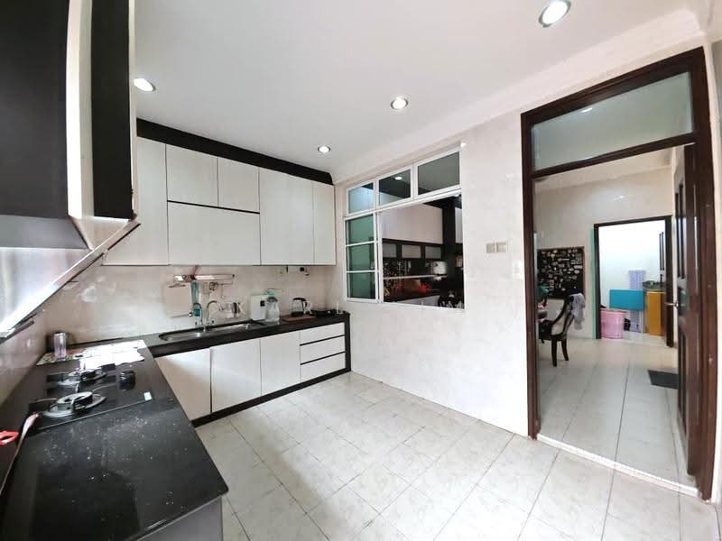 Rumah Berkembar untuk Dijual di Taman Desa Cemerlang (Ulu Tiram) - Karl Lim - Kitchen - PropertyGuru.com.my