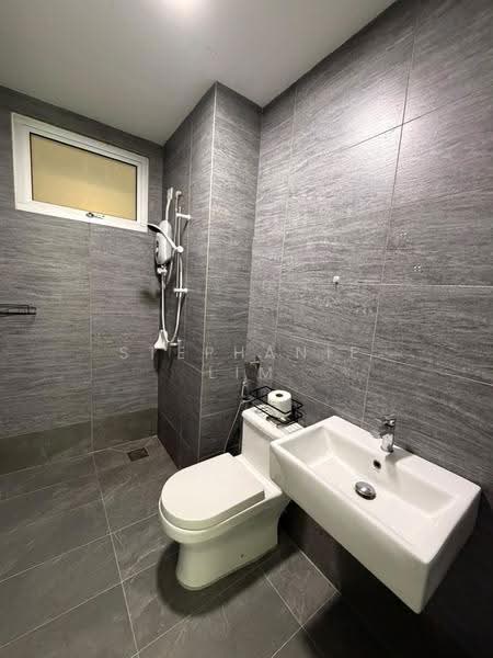 Kediaman Servis untuk Disewa di Gaya Resort Homes - Stephanie Lim - Bathroom - PropertyGuru.com.my