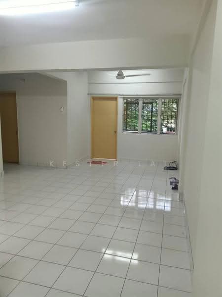 3-storey Terraced House for Sale in Hulu Langat (Selangor) - Kester Lai - Living Room - PropertyGuru.com.my
